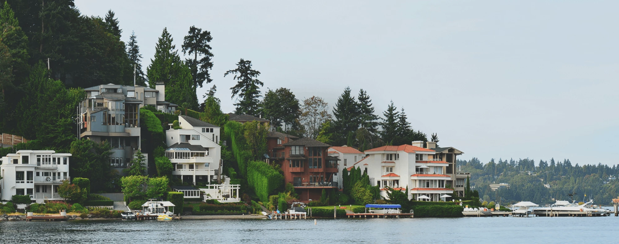 houses-along-water-edge